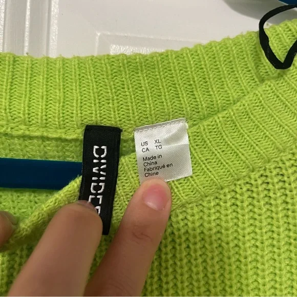 Divided Green Crew Neck Sweater with Ribbed Texture - Picture 2 of 2